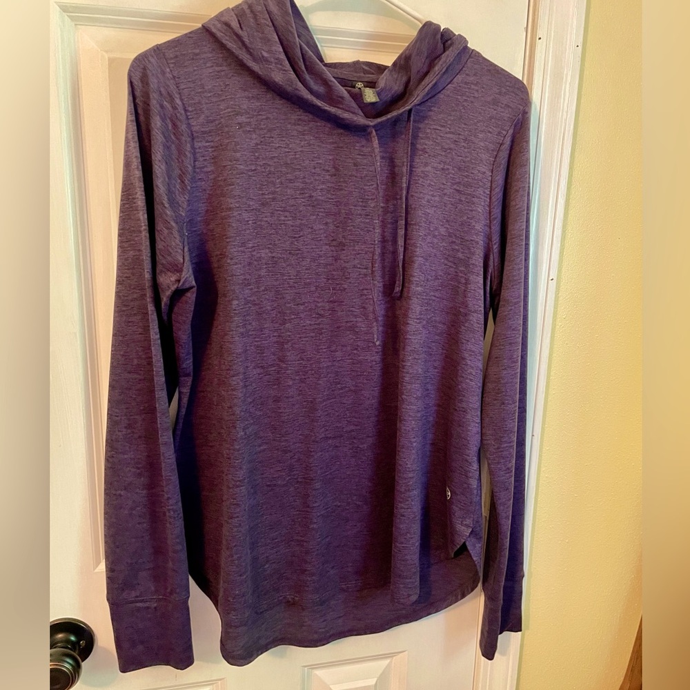 Gaiam Long sleeve hooded sweatshirt